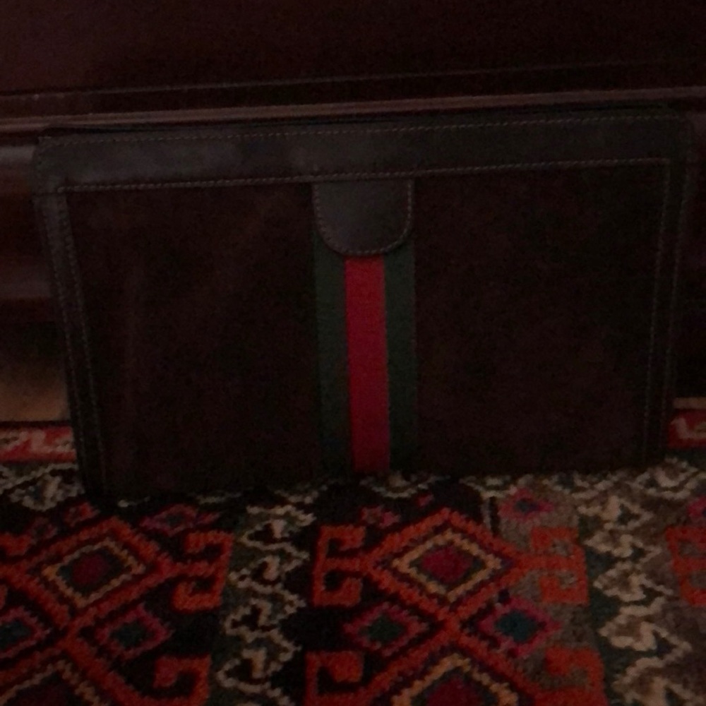 Vintage Gucci makeup case with attach purse straps